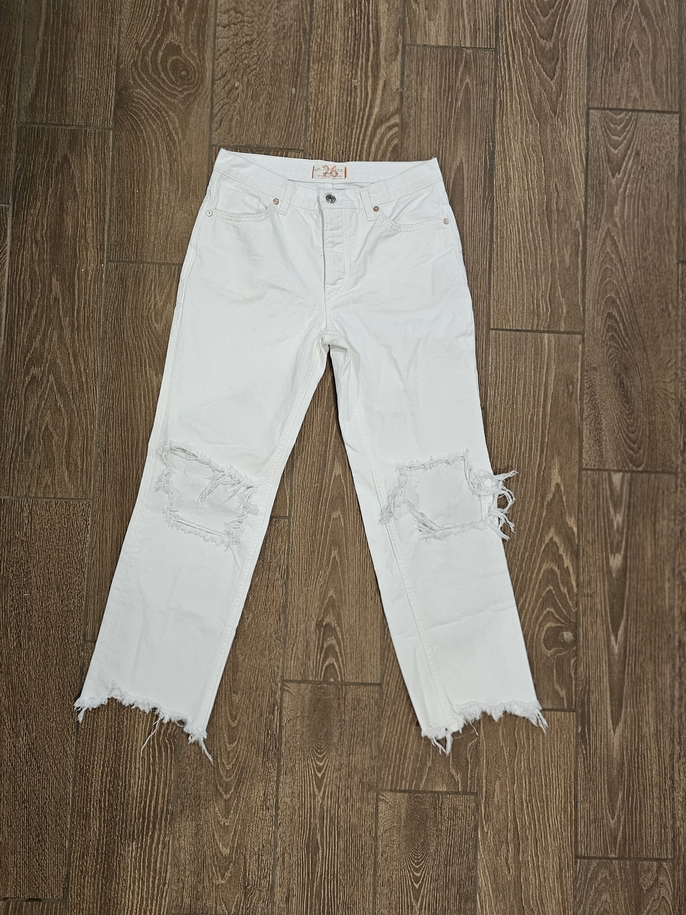 ** SOLD** Free People We The Free Midrise Maggie White Distressed Jeans - Picture 3 of 6
